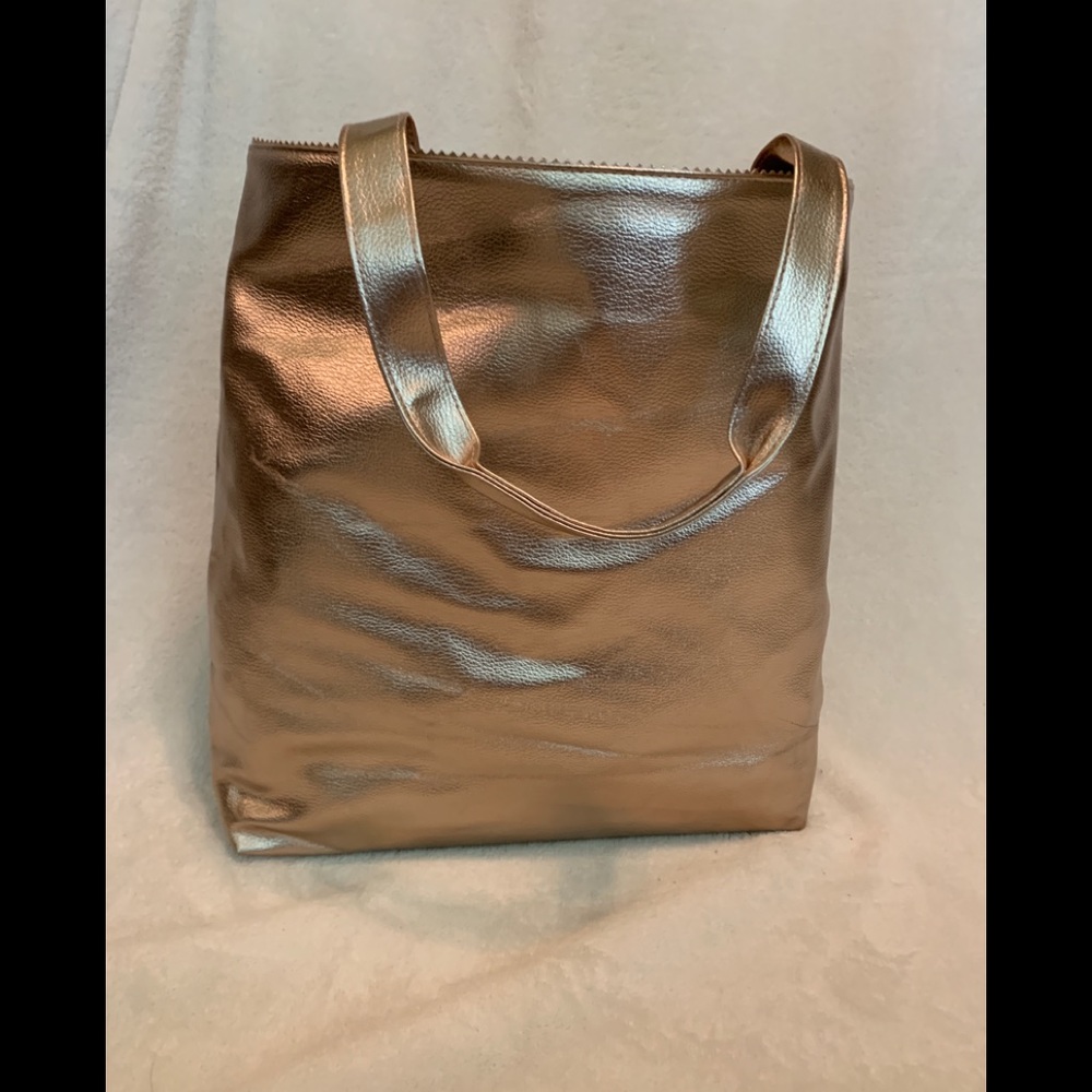 Gold tote